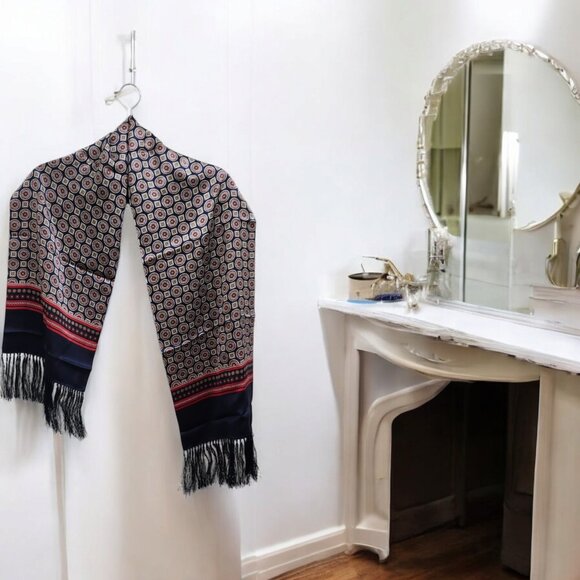 QINREN DOUBLEFACED SATIN SILK SCARF WITH FRINGE 52''x11" - Picture 9 of 9